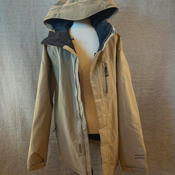 Volcom Men's Tan and black Insulated Gore Tex Snowboarding / ski jacket - Picture 1 of 6
